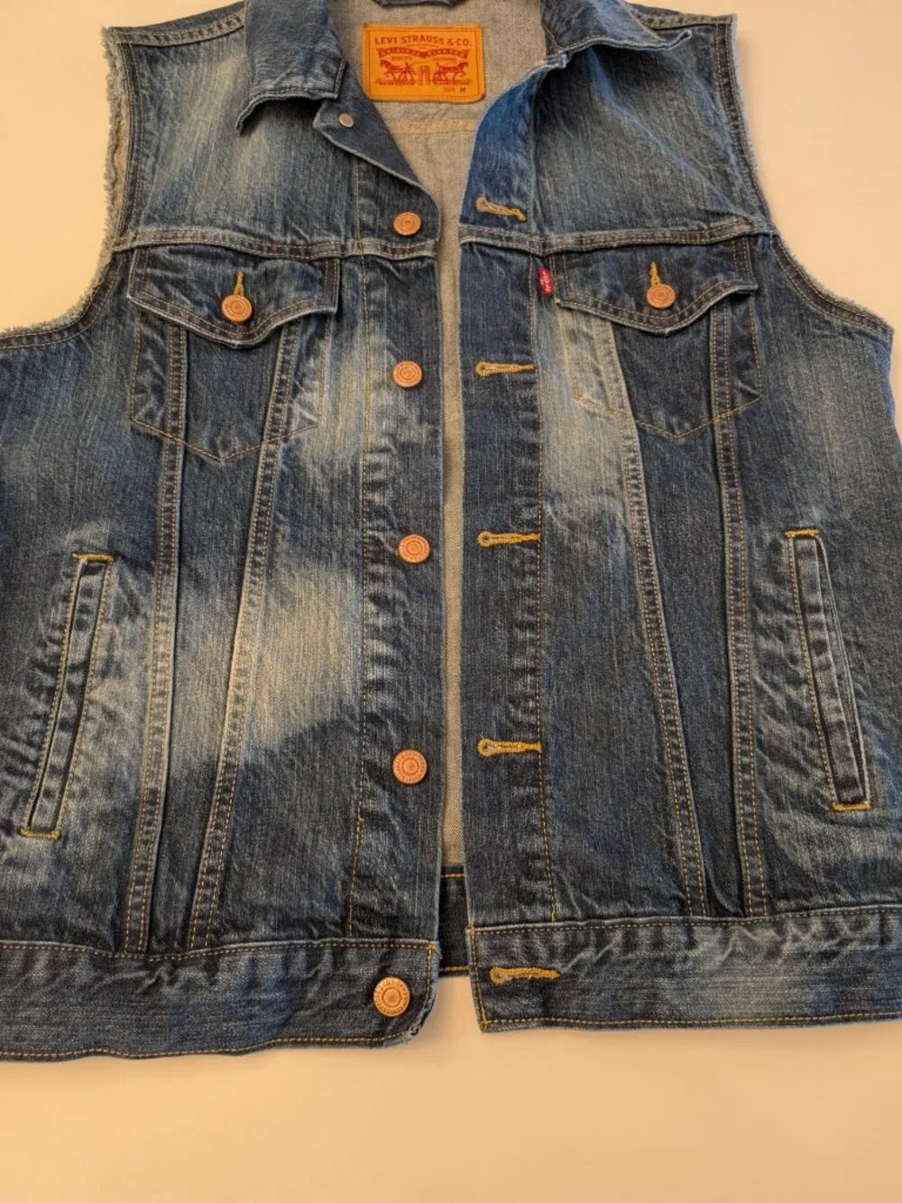 Levi’s Denim Trucker Vest – Men’s Medium (Cut-Off Sleeves)